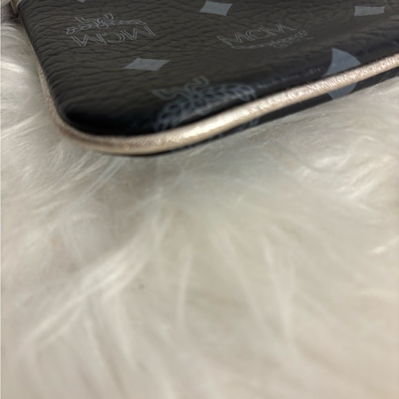 MCM Black & Silver Wristlet - Picture 6 of 10